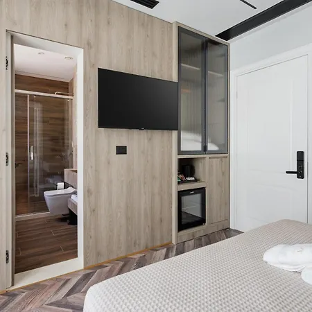 Art Boutique 4* Μπεράτ